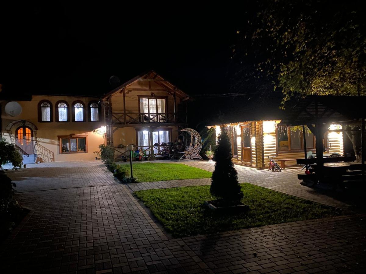 Rodynnyi Zatyshok Hostal Verkhovyna Exterior foto